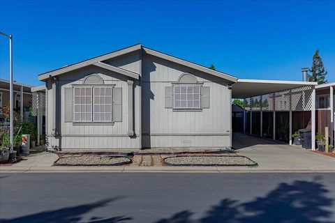 4876 Brookdale Sacramento CA 95834