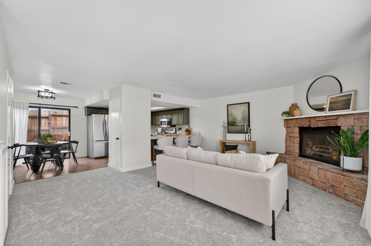 3381 La Canada Drive 8