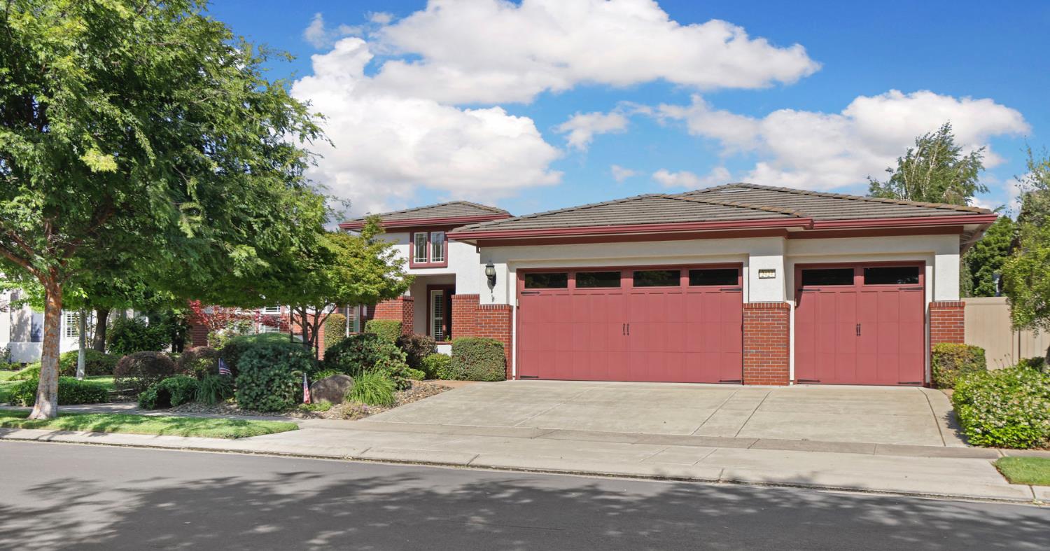 2424 Ashbridge Lane