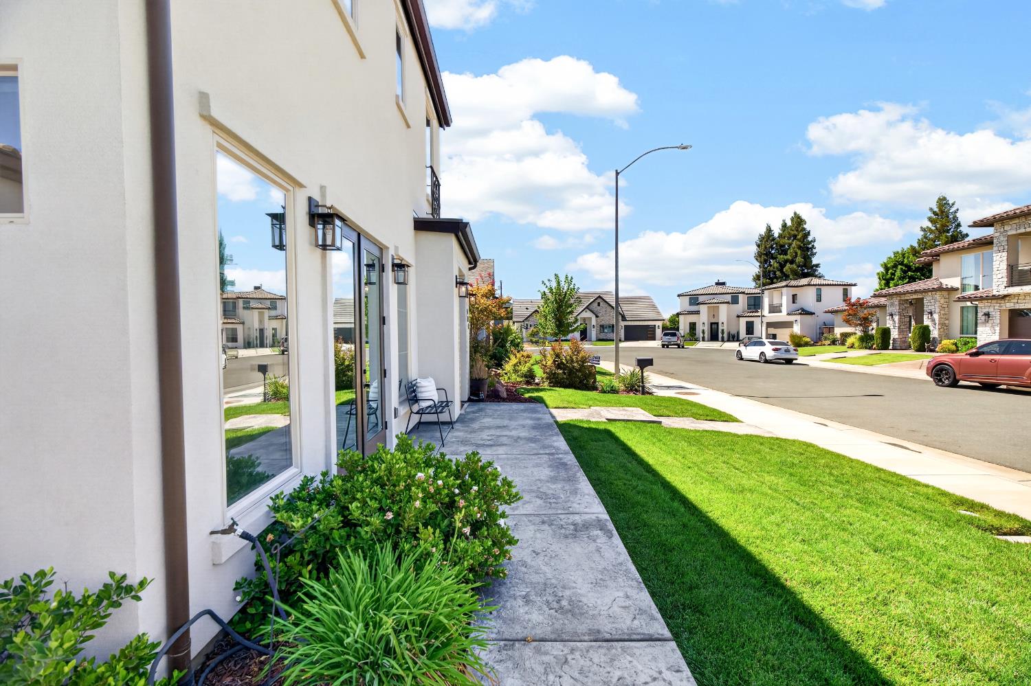 808 Iris Court