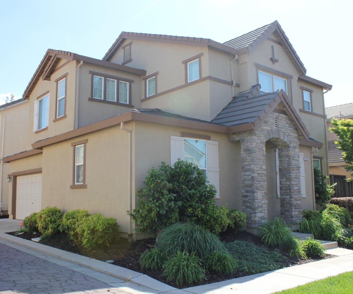 2532 Cottage Pointe Drive