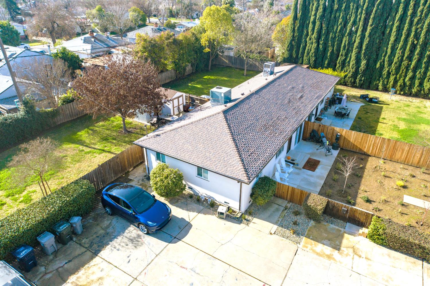 5652 Broadway