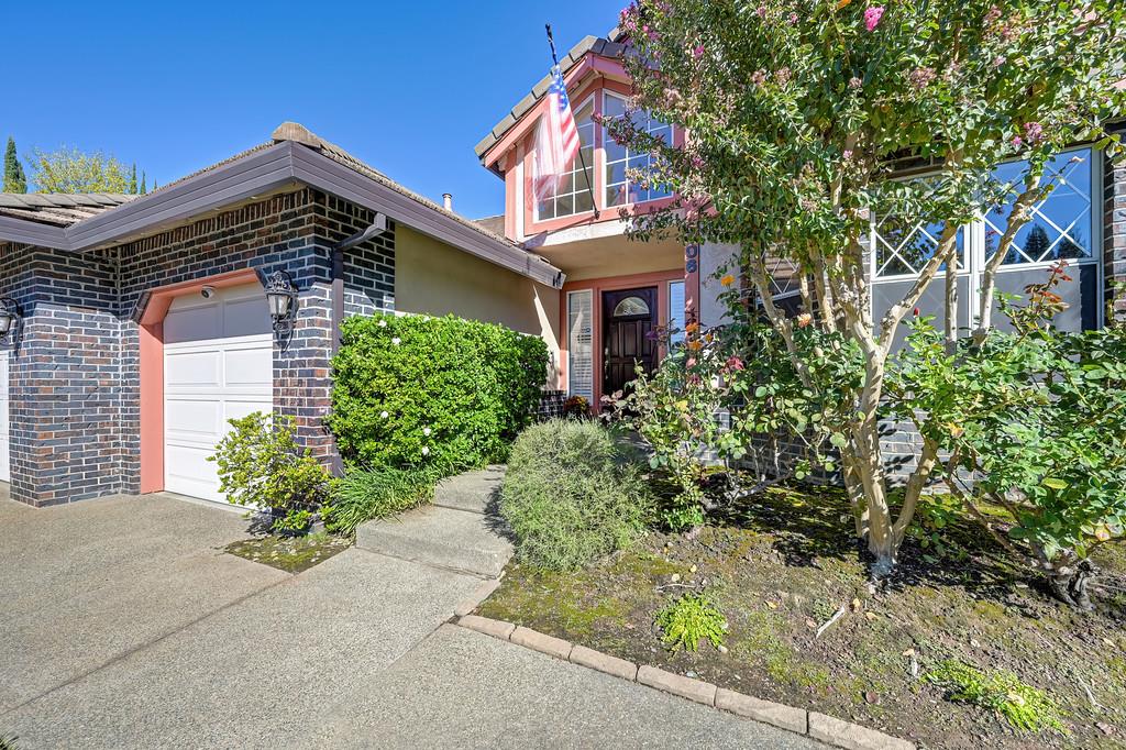 106 Woodview Court