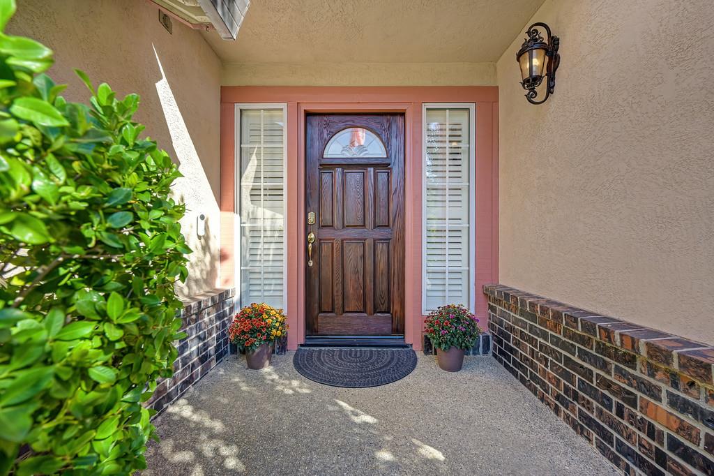 106 Woodview Court