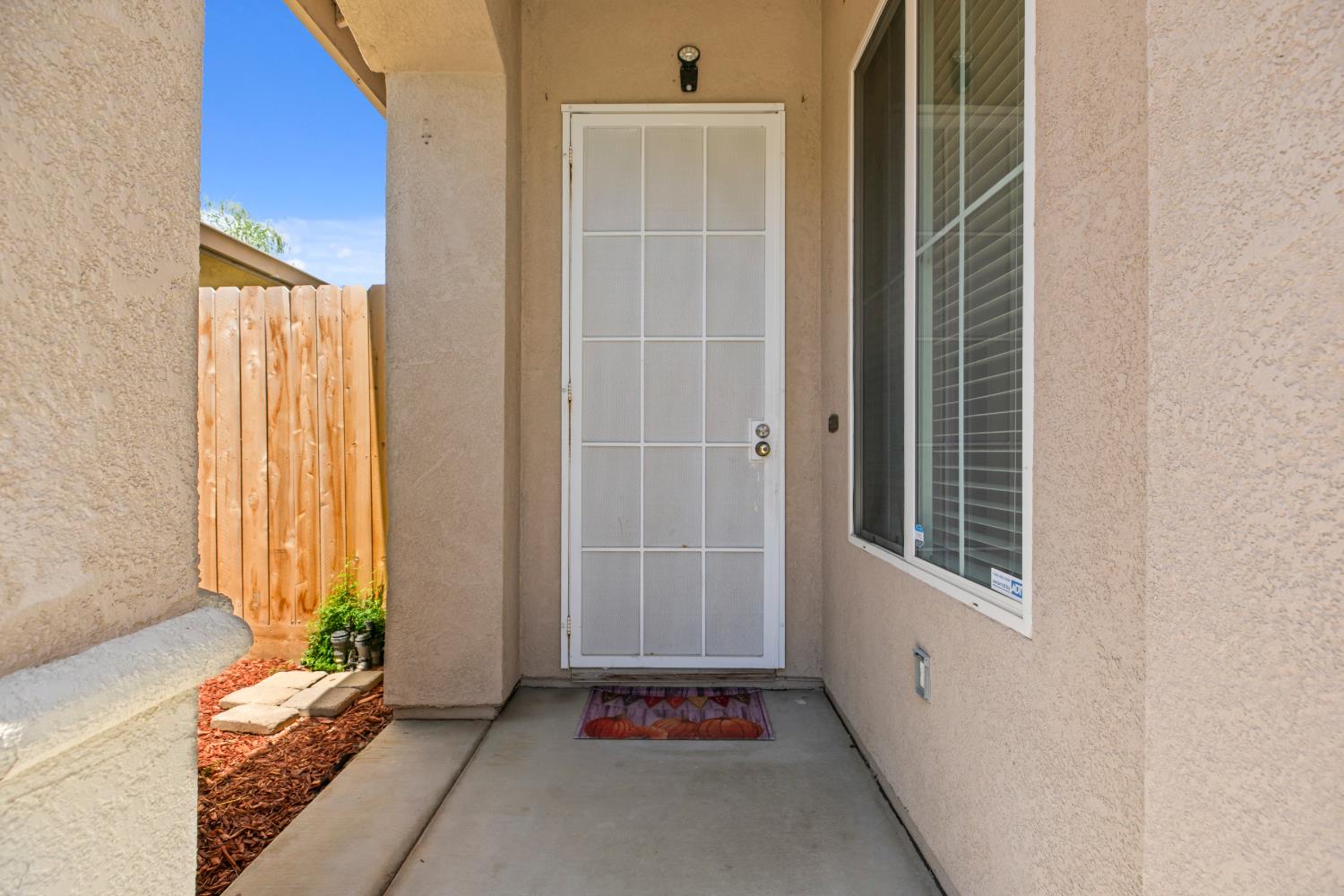 2637 Corral Way