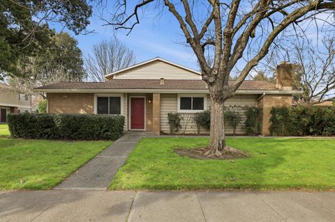 8187 La Riviera Drive Sacramento CA 95826