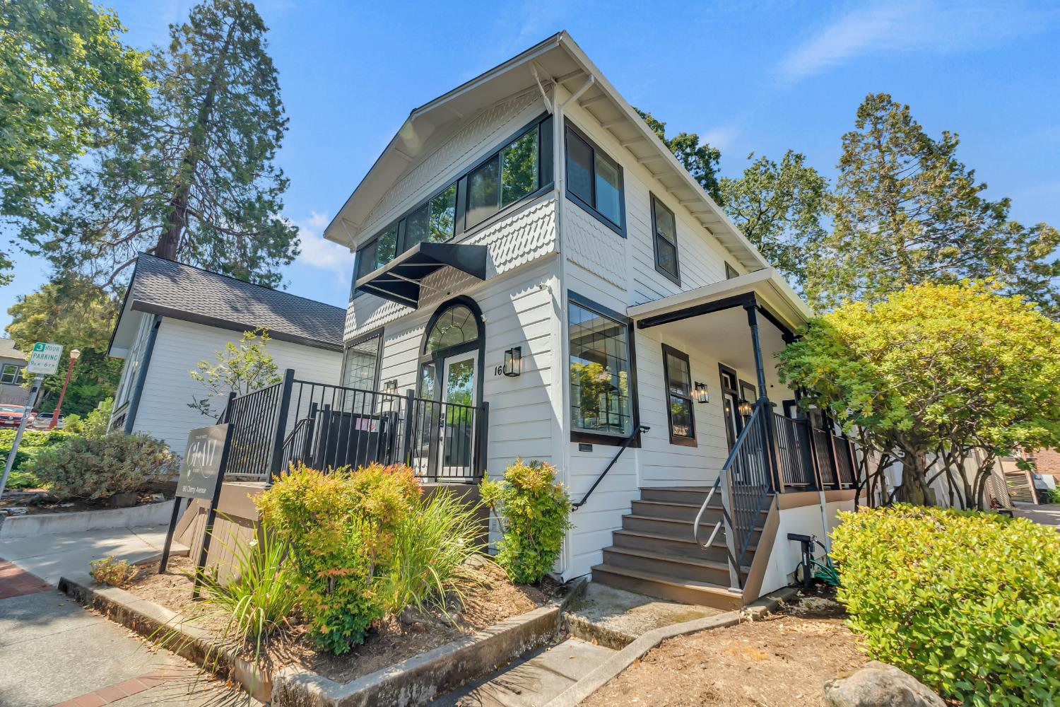 160 Cherry Avenue