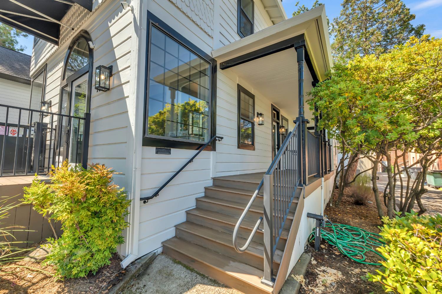 160 Cherry Avenue