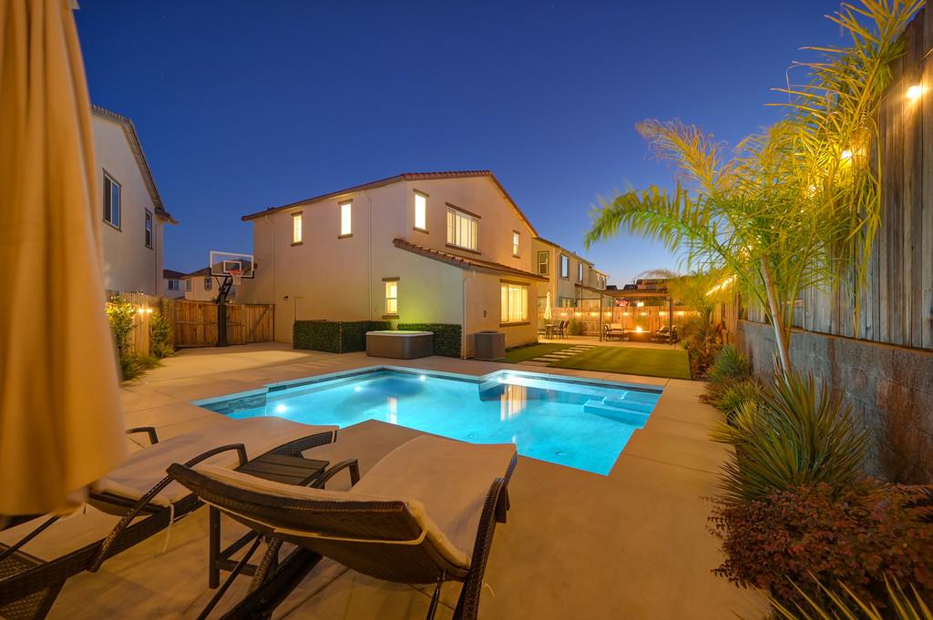 4518 Drowsy Water Way