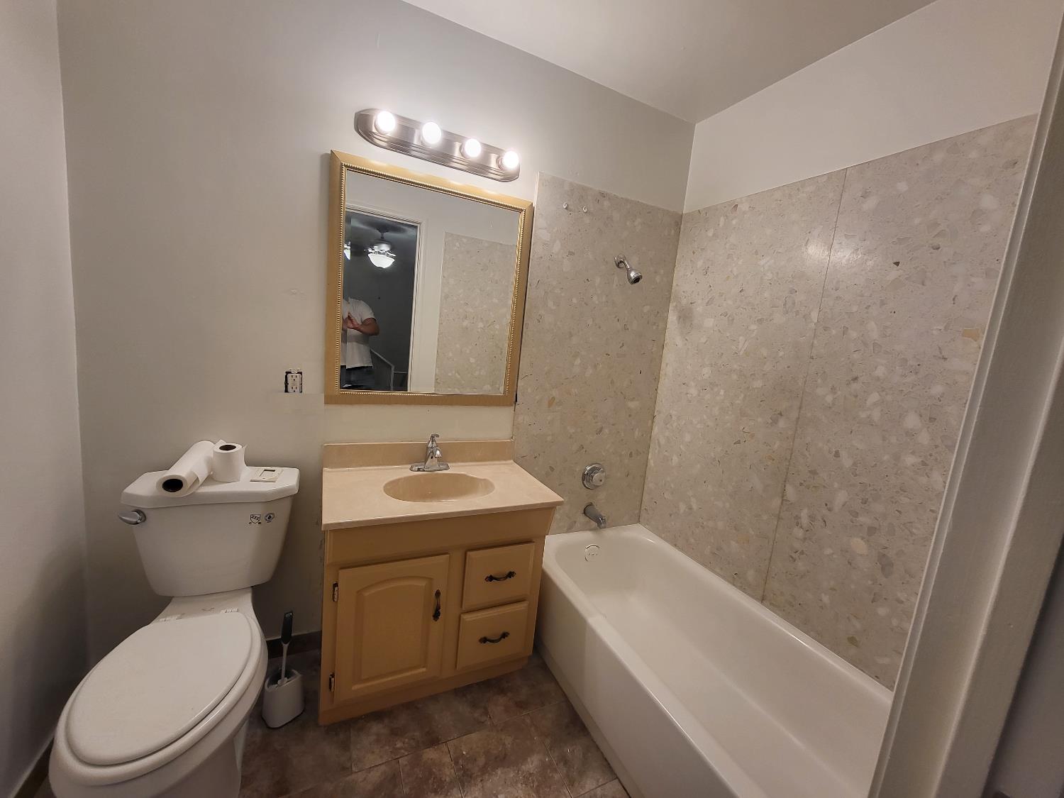 5682 Hillsdale Boulevard