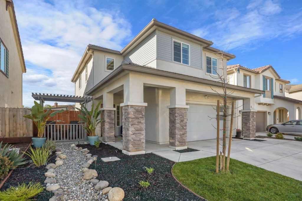 Photo of 1544 Aspire Way, Modesto, CA 95356 (MLS # 226027931)