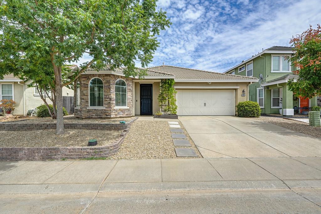 12428 Pawcatuck Way