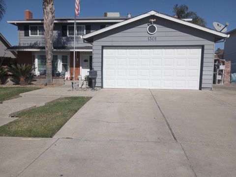 1301 W Lowell Tracy CA 95376