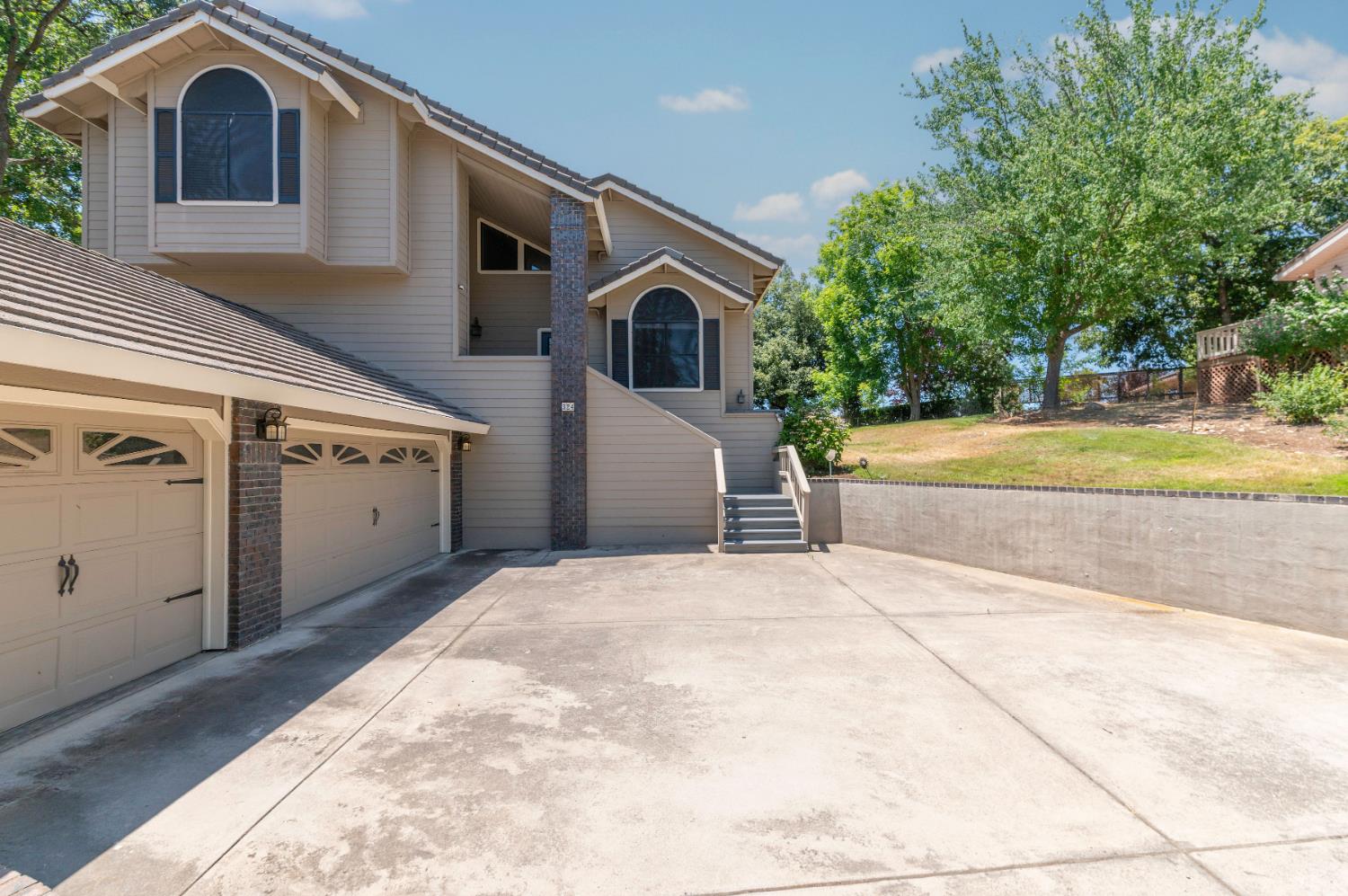 324 Augusta Court