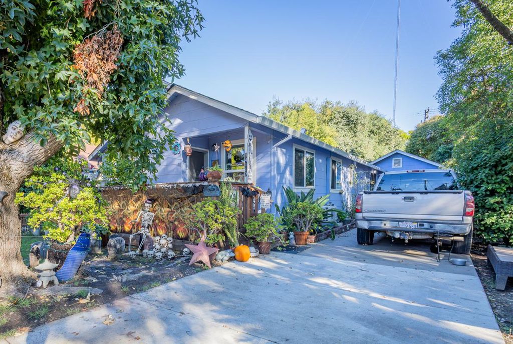 Photo of 14117 Pine Street, Walnut Grove, CA 95690 (MLS # 225135060)
