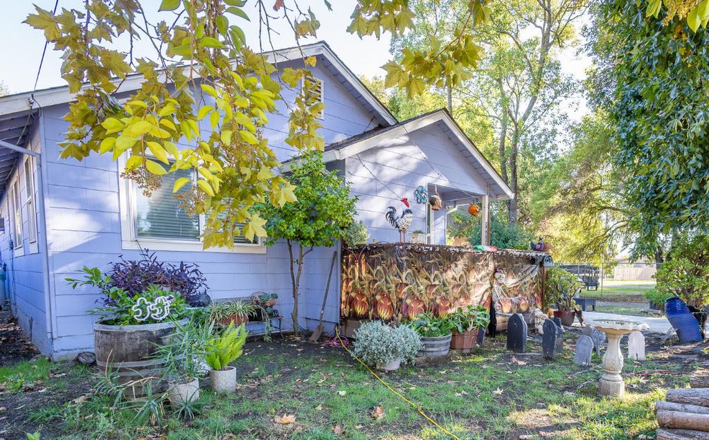 Photo of 14117 Pine Street, Walnut Grove, CA 95690 (MLS # 225135060)