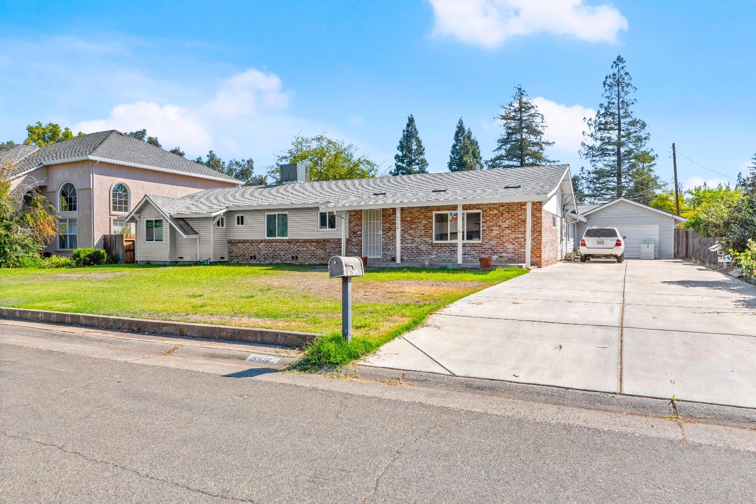 5516 Barbara Way