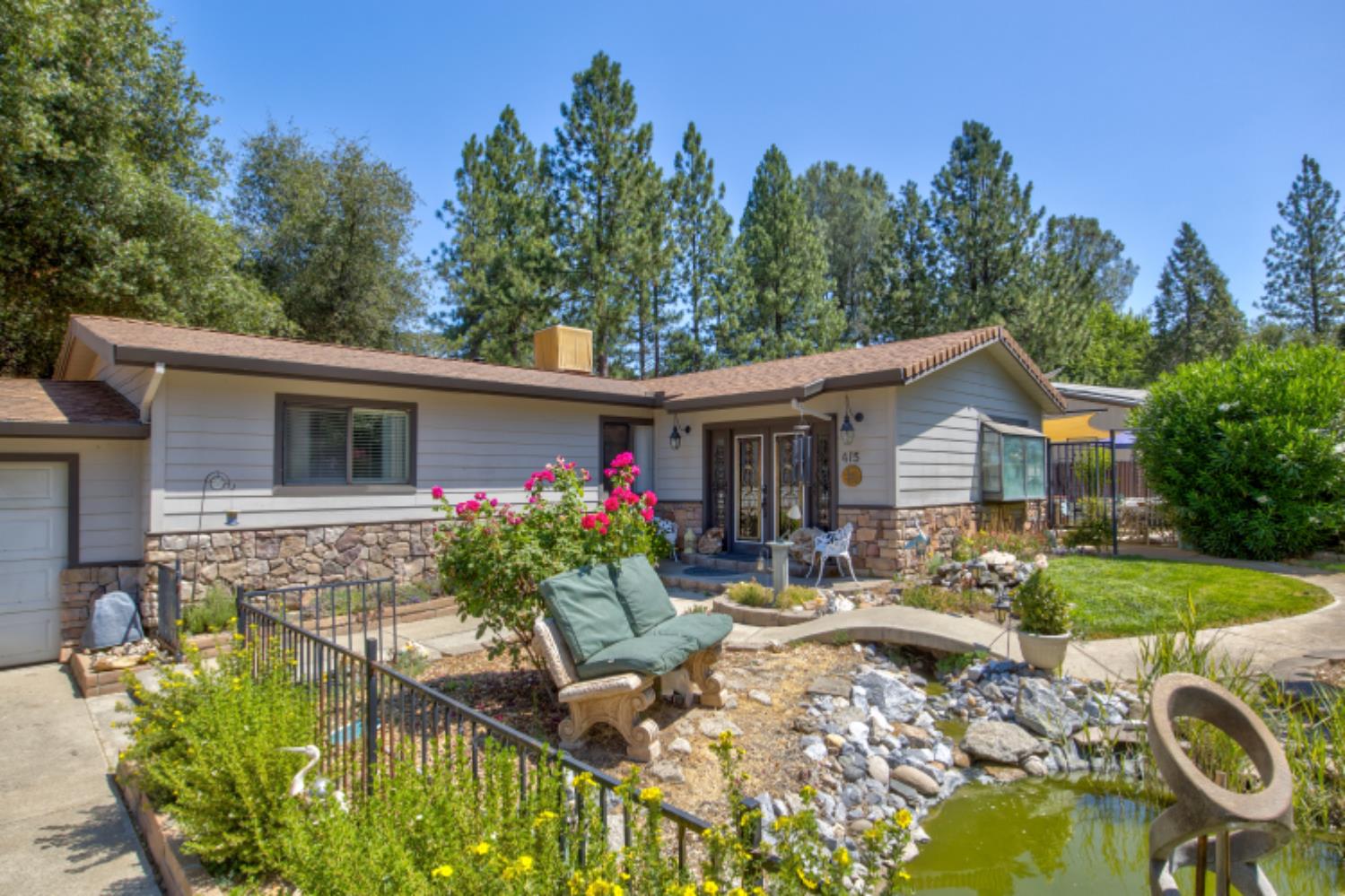 415 Carriage Lantern Court