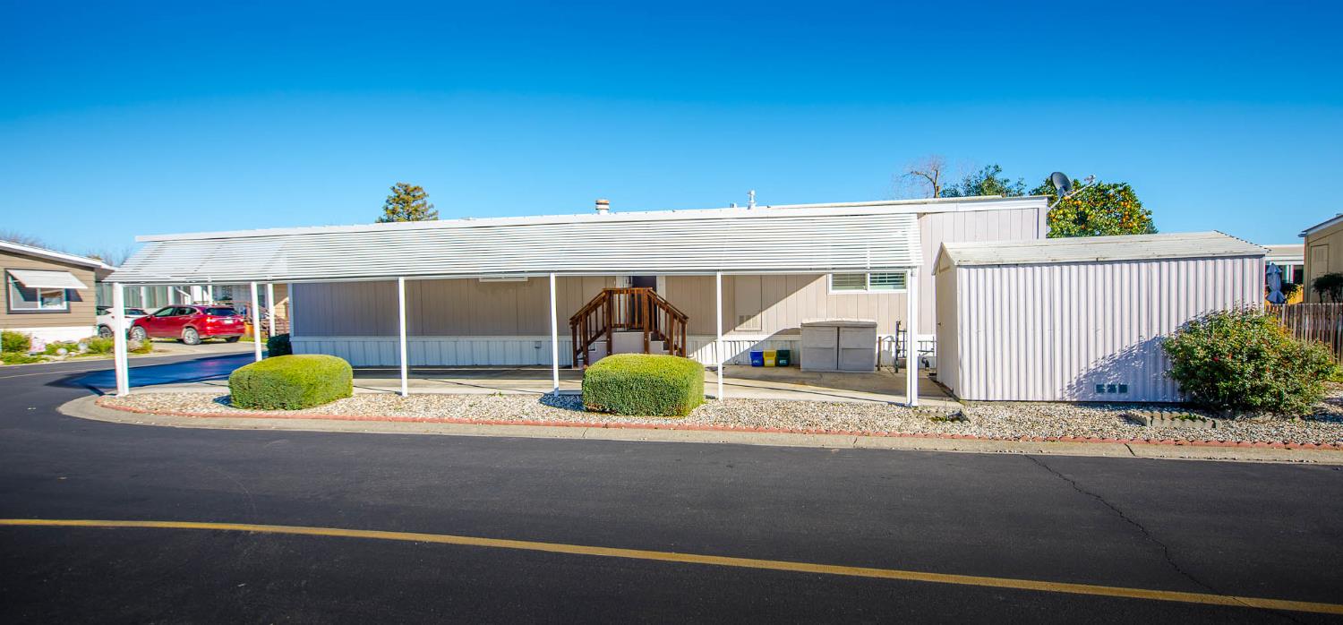 43 Leisureville Circle