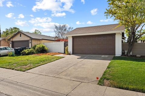 179 Cedar Rock Circle Sacramento CA 95823