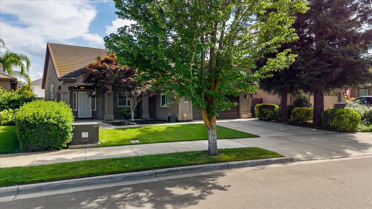 1672 Moonbeam Way