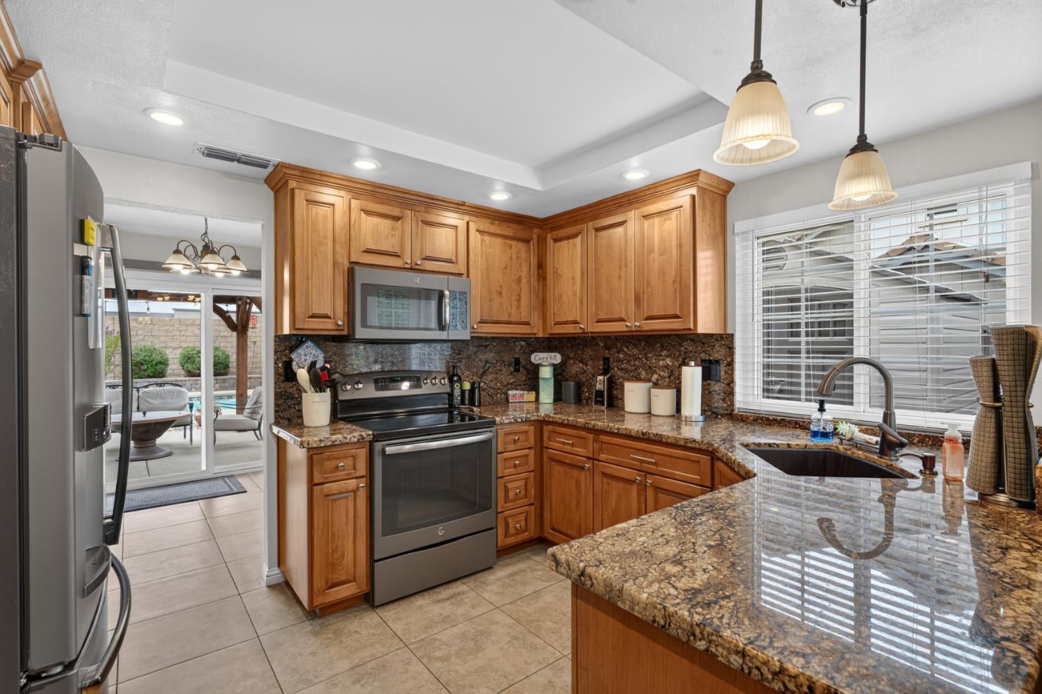 4048 Hunters Drive