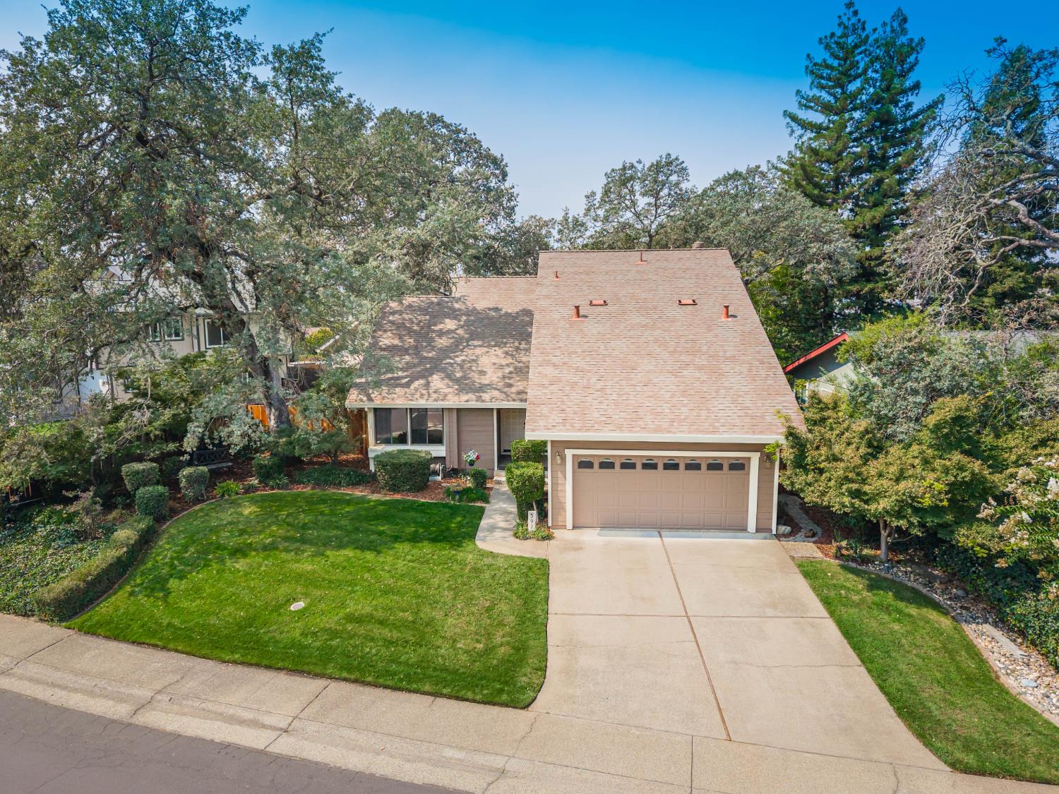 5920 Kingwood Circle