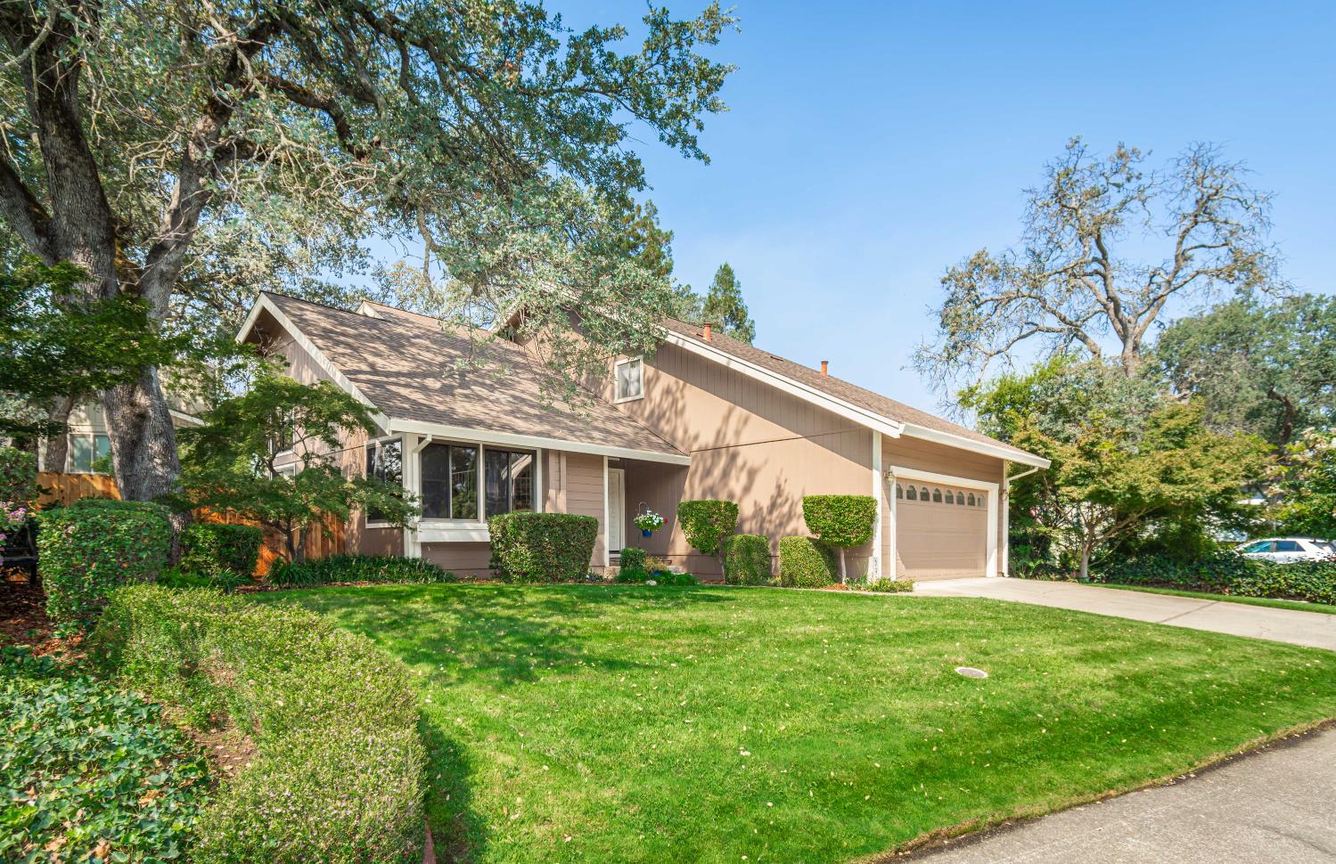 5920 Kingwood Circle