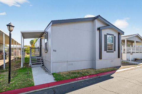 102 Village circle Sacramento CA 95838