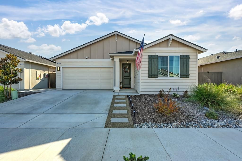 Photo of 6049 Redondo Way, Roseville, CA 95747 (MLS # 225136055)