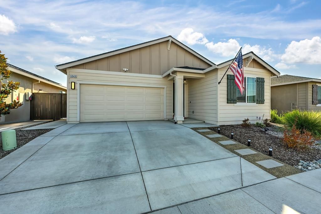 Photo of 6049 Redondo Way, Roseville, CA 95747 (MLS # 225136055)