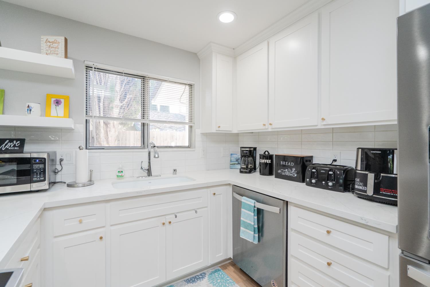 8722 Jonnie Way