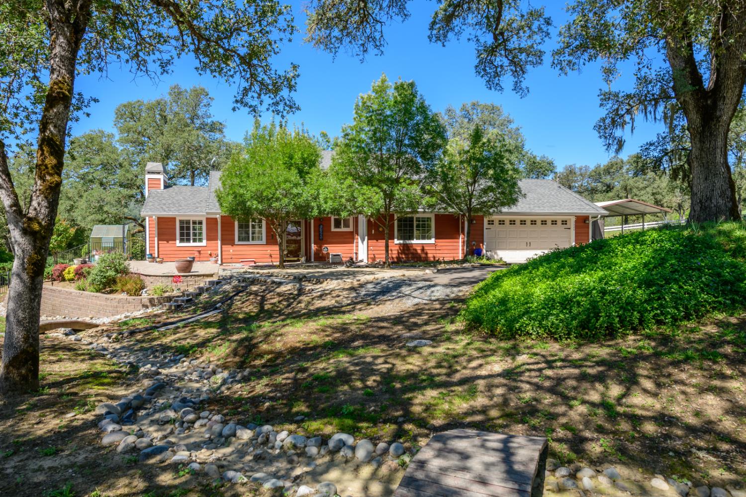 1520 Golf Way