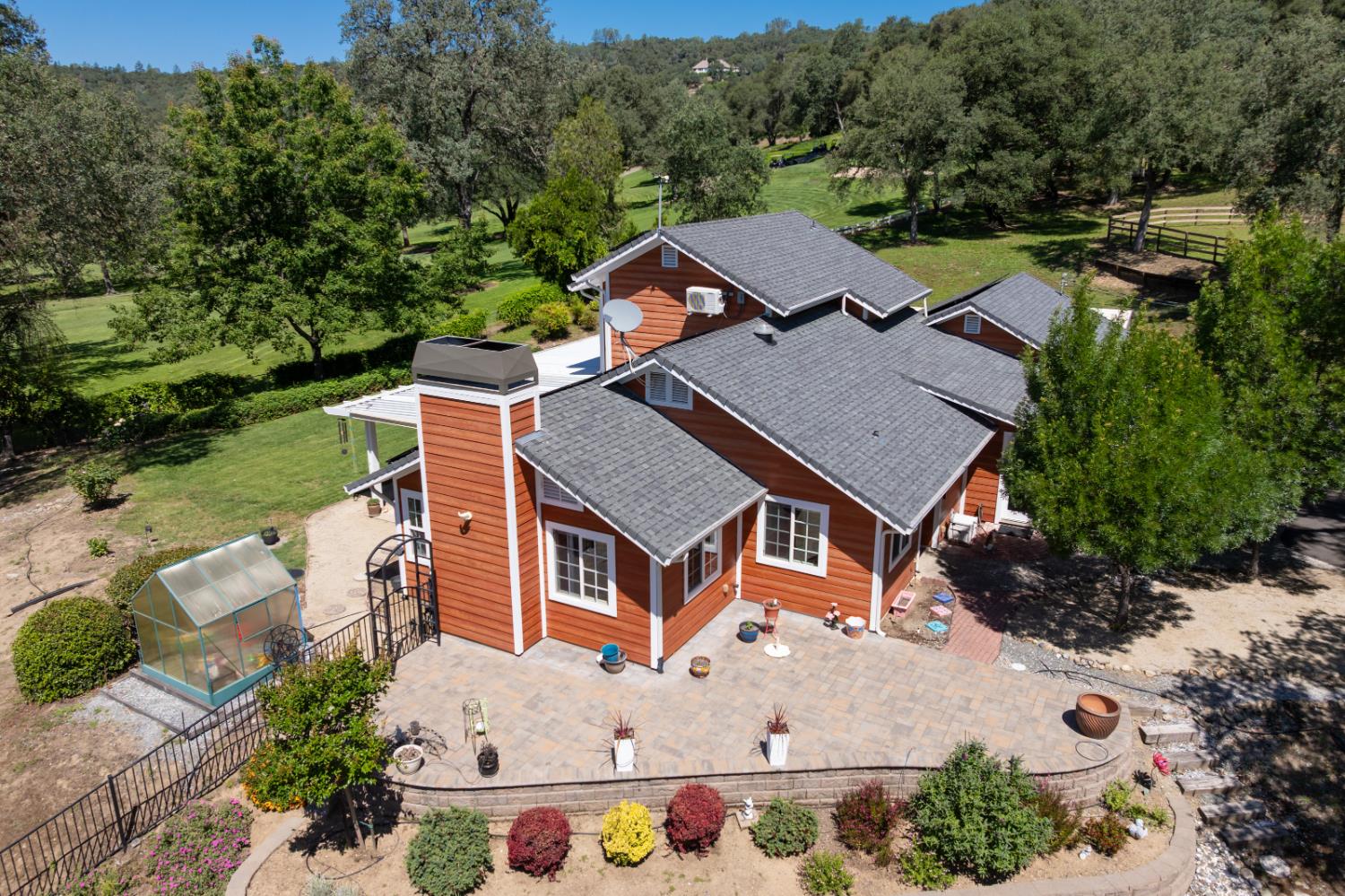 1520 Golf Way