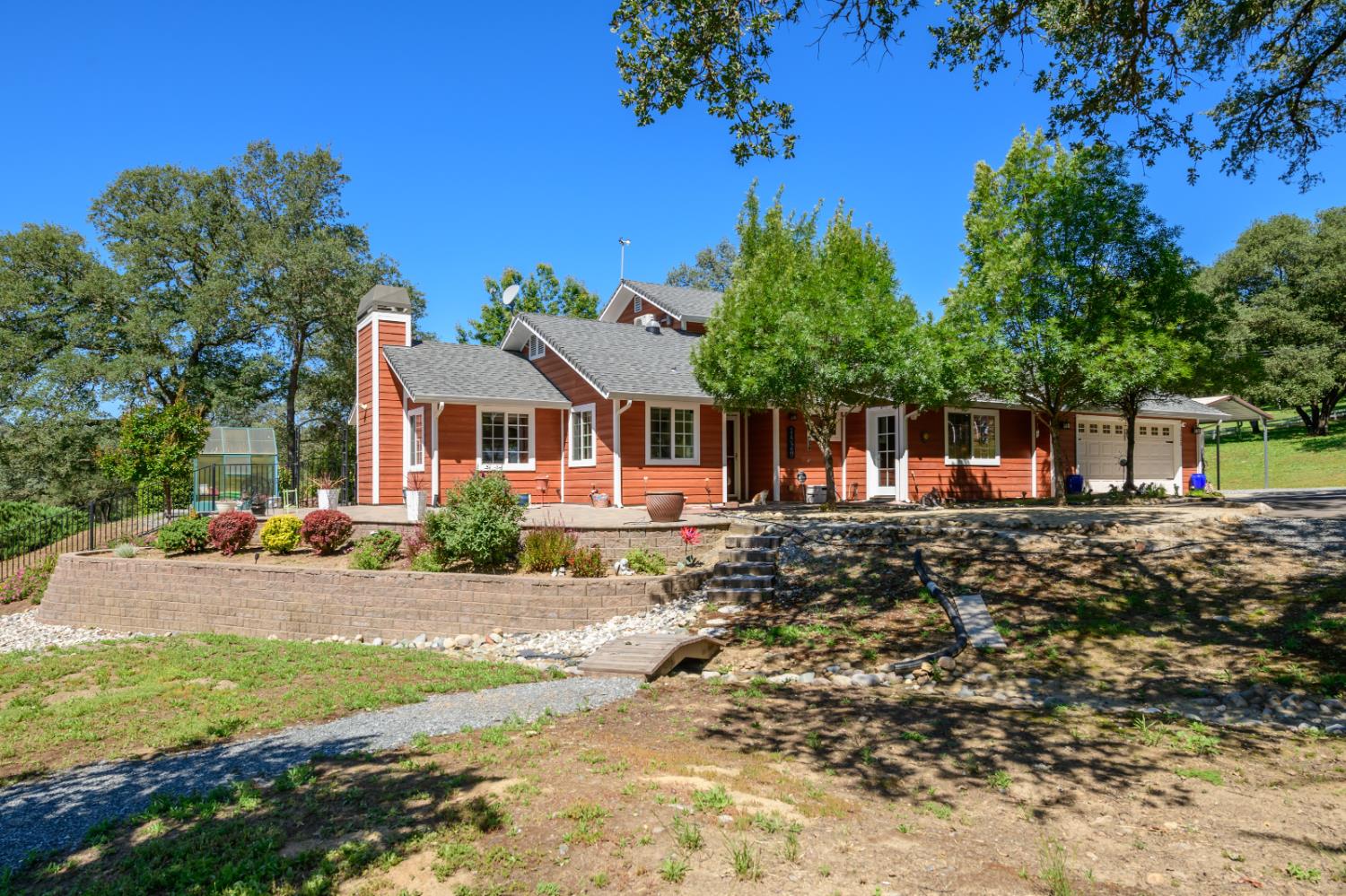 1520 Golf Way
