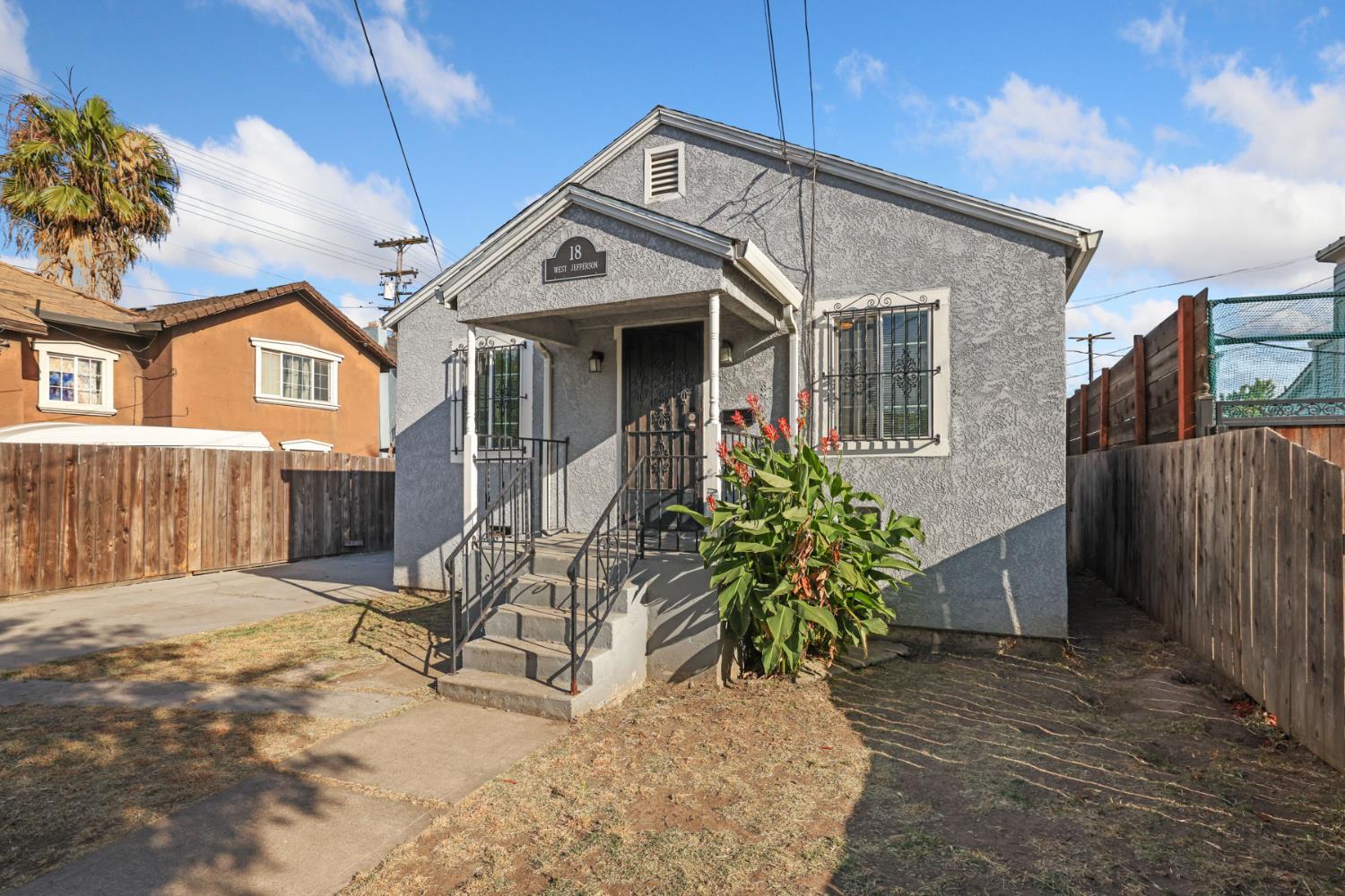 18 W Jefferson Street