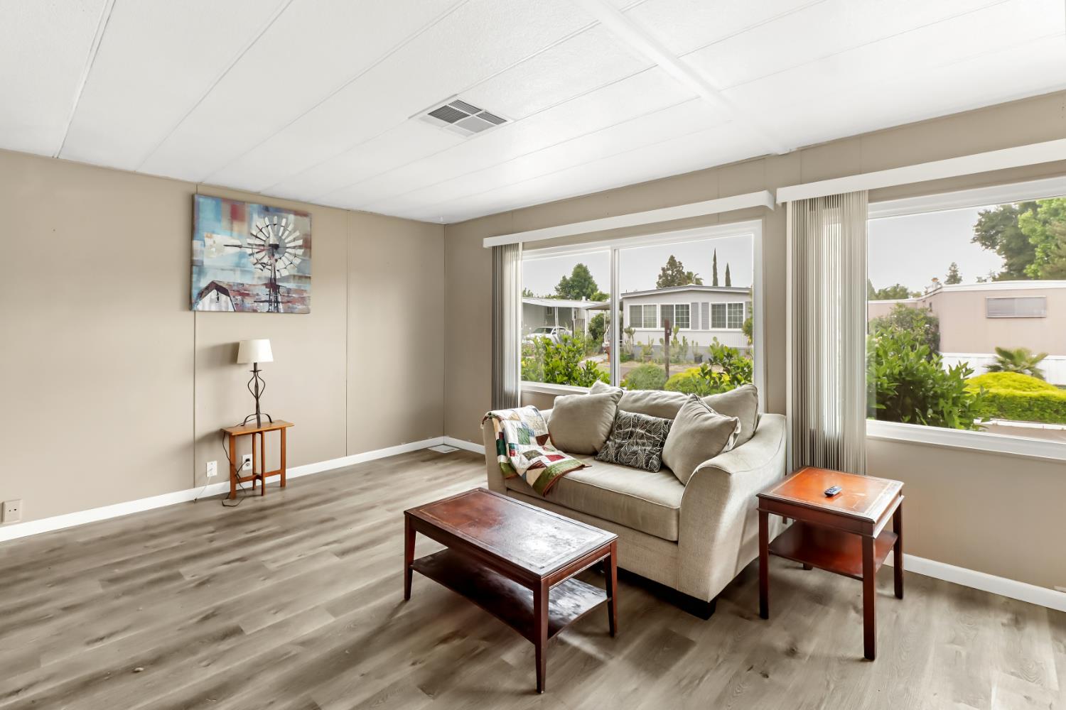 10035 Mills Station Road 176