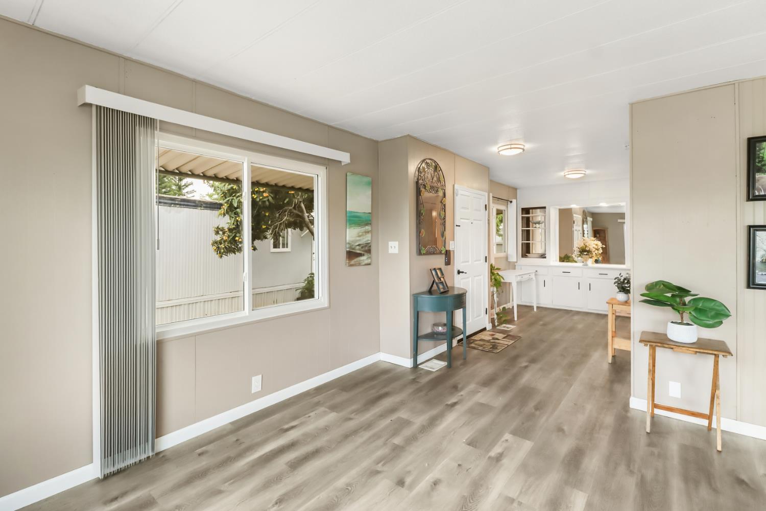 10035 Mills Station Road 176