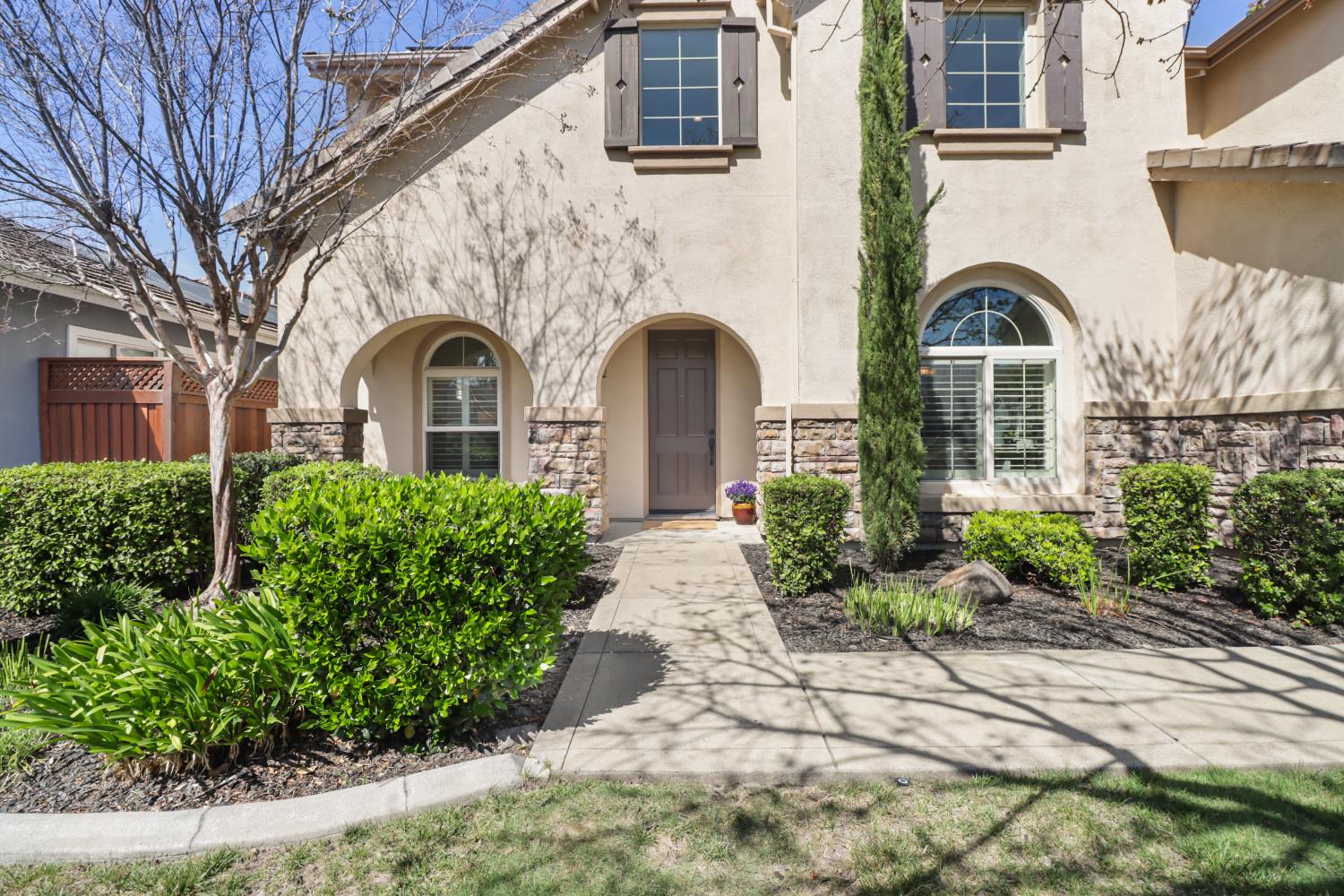 1152 Oak Valley Drive