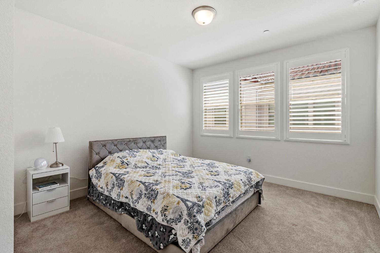 5301 E Commerce Way 2101