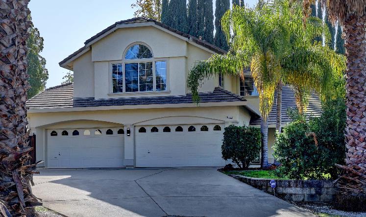 8752 Winding Way