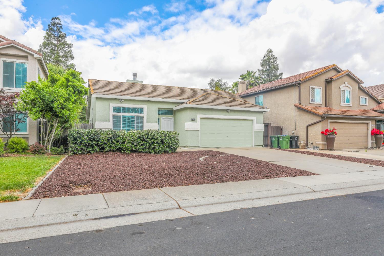 9134 Bungalow Way