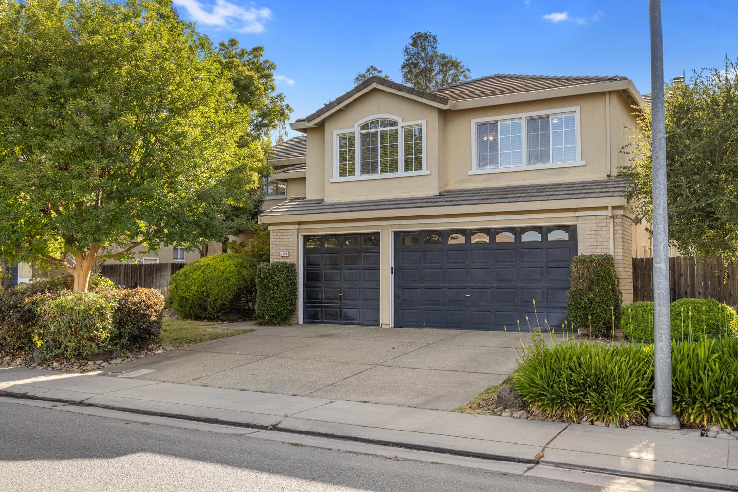 2154 Meadowbrook Dr