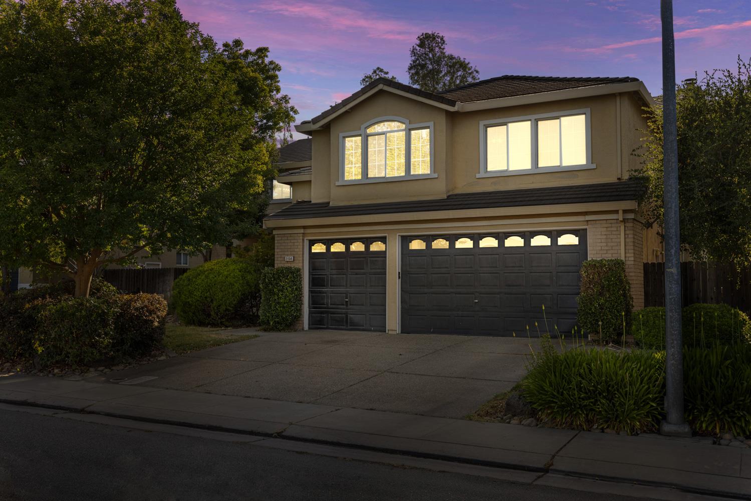 2154 Meadowbrook Dr