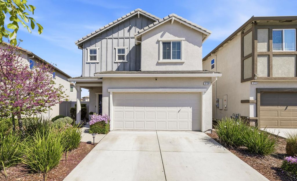Photo of 3730 Roseparke Way, Sacramento, CA 95834 (MLS # 226033049)