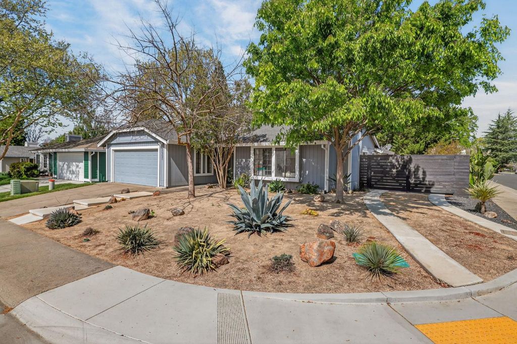Photo of 4951 Kurz Circle, Carmichael, CA 95608 (MLS # 226033024)