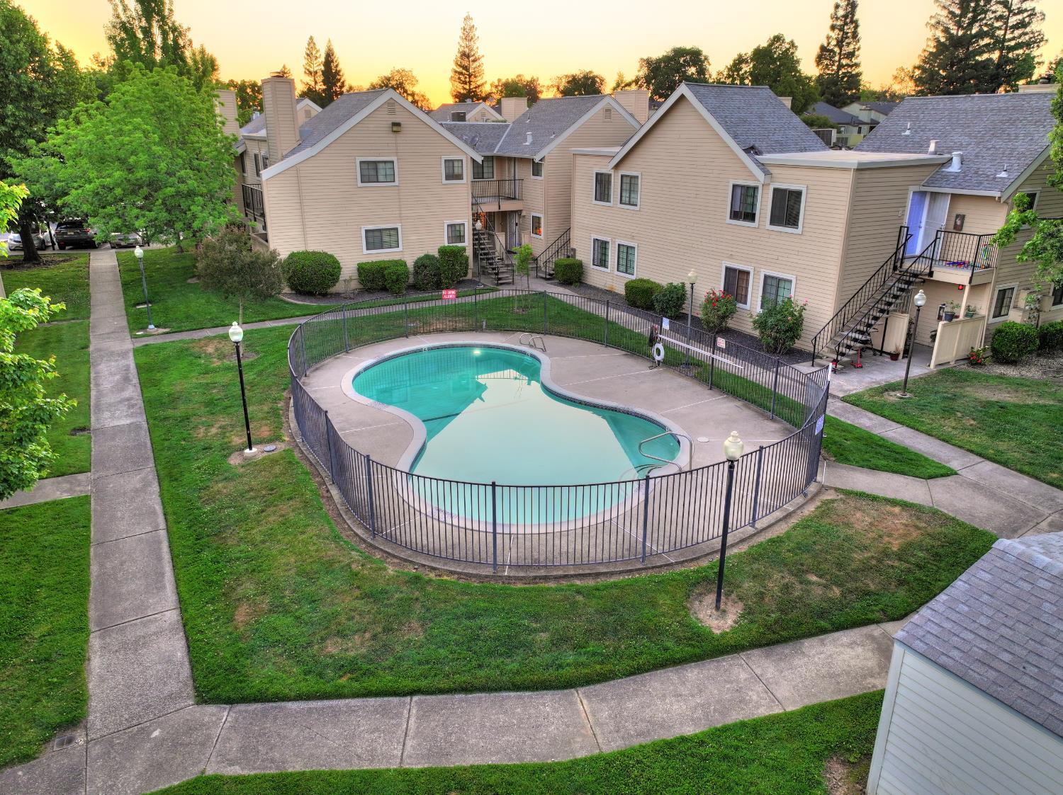 7437 Auburn Oaks Court E