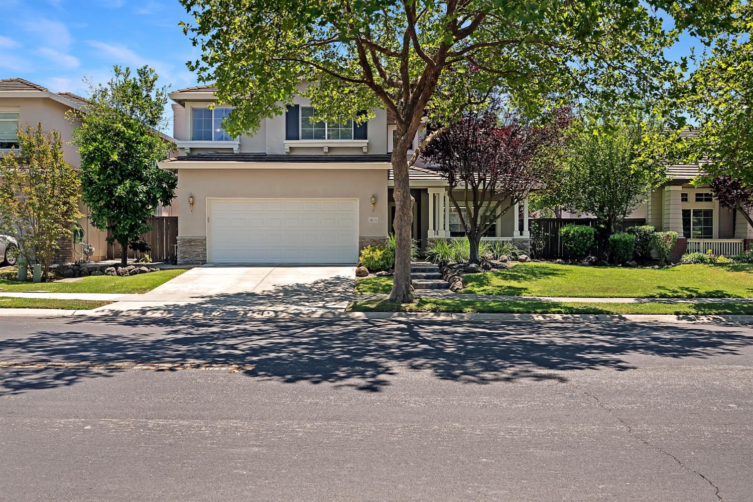 1806 N Bend Drive