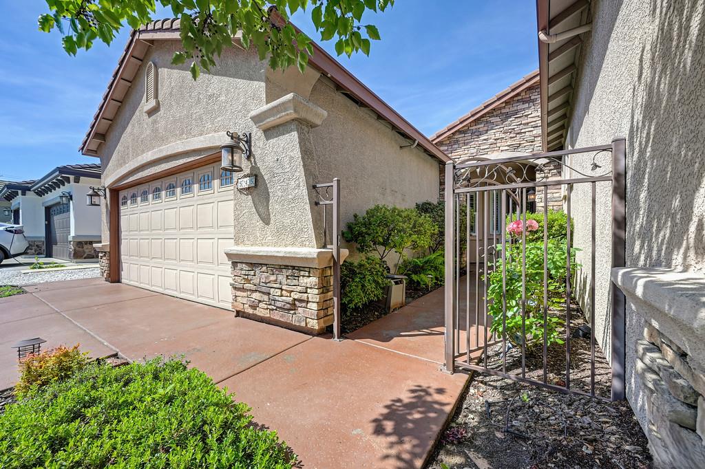 545 Porter Court