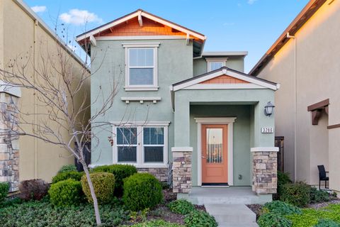 3286 New York Road West Sacramento CA 95691